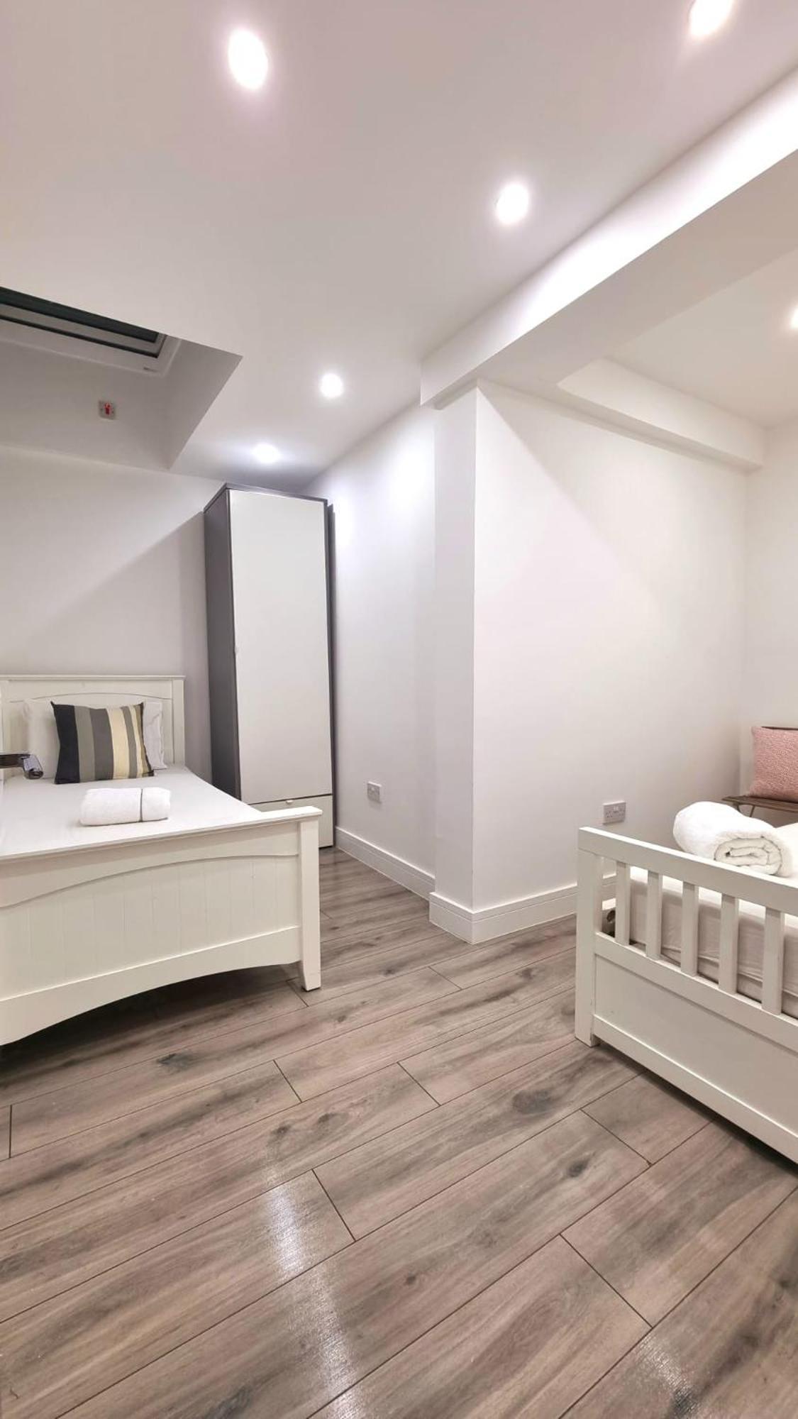 Brand New Flat Close To Turnpike Lane Tube Station London Bagian luar foto